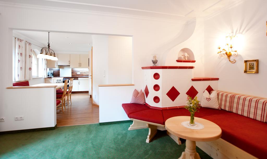 Hotel Ferienschloessl Harmonie Holzgau Zewnętrze zdjęcie