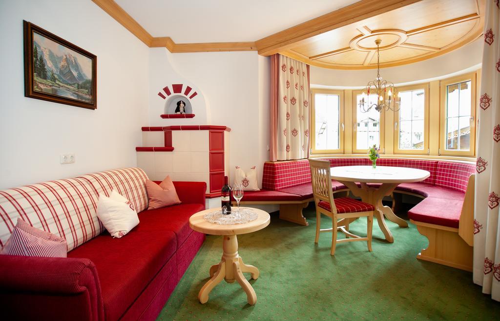 Hotel Ferienschloessl Harmonie Holzgau Pokój zdjęcie