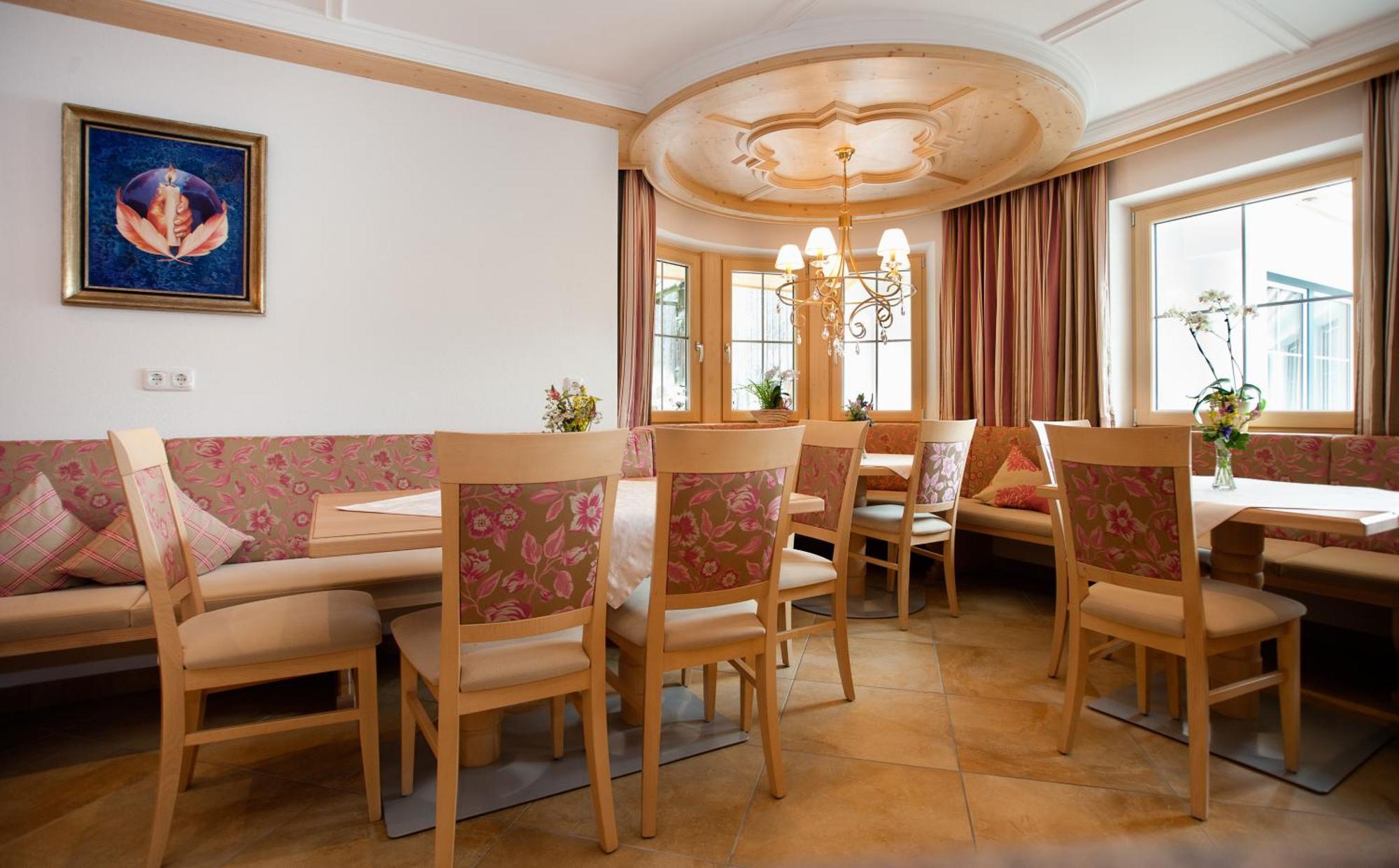 Hotel Ferienschloessl Harmonie Holzgau Zewnętrze zdjęcie