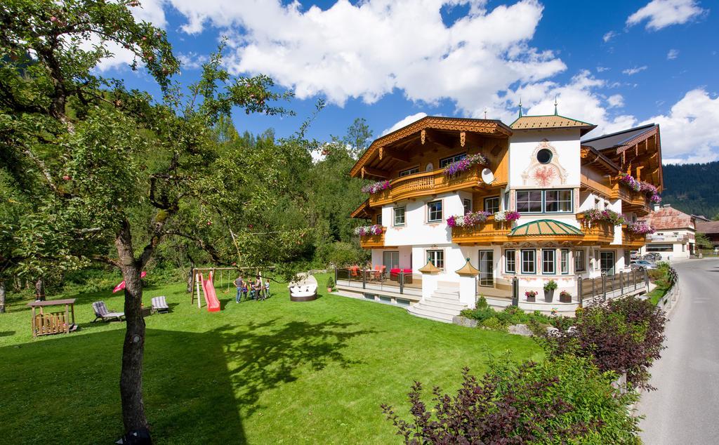 Hotel Ferienschloessl Harmonie Holzgau Zewnętrze zdjęcie