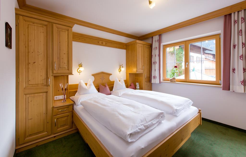 Hotel Ferienschloessl Harmonie Holzgau Zewnętrze zdjęcie