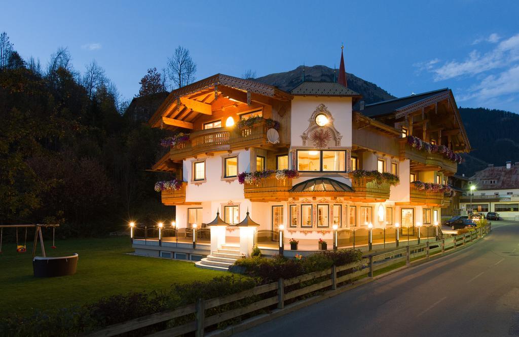 Hotel Ferienschloessl Harmonie Holzgau Zewnętrze zdjęcie