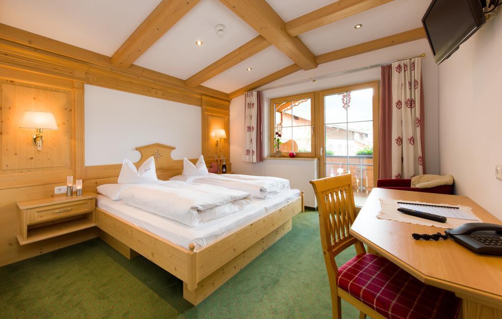 Hotel Ferienschloessl Harmonie Holzgau Zewnętrze zdjęcie