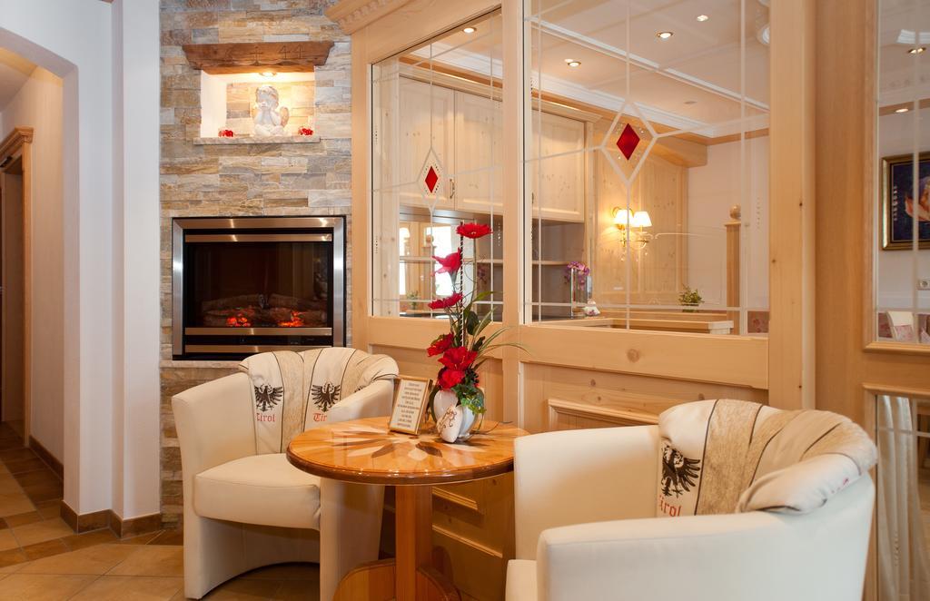 Hotel Ferienschloessl Harmonie Holzgau Zewnętrze zdjęcie